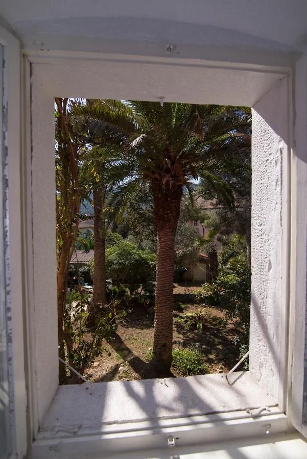 Red House Veli Losinj 0*,
