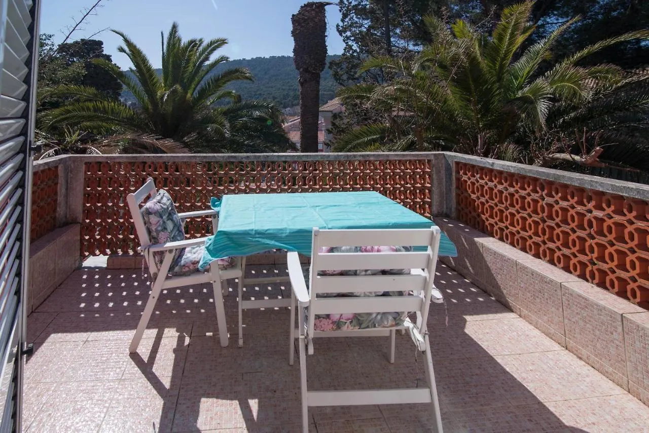 Holiday home Red House Veli Losinj