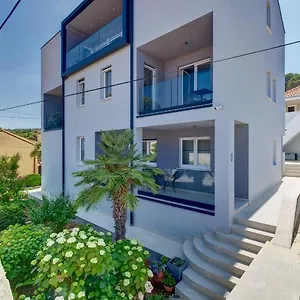 Apartment Hemetek