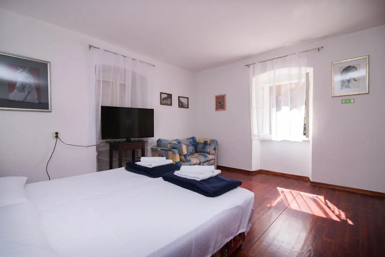 Σπίτι διακοπών Red House Veli Lošinj