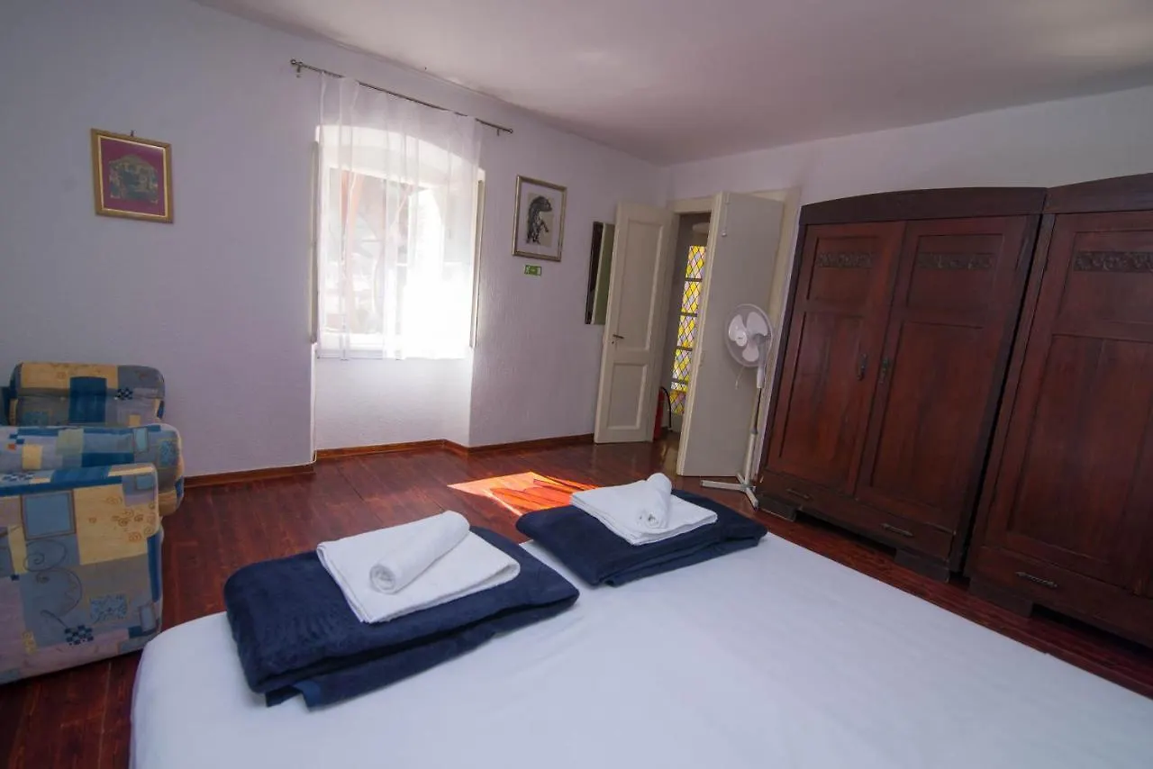 Red House Veli Lošinj