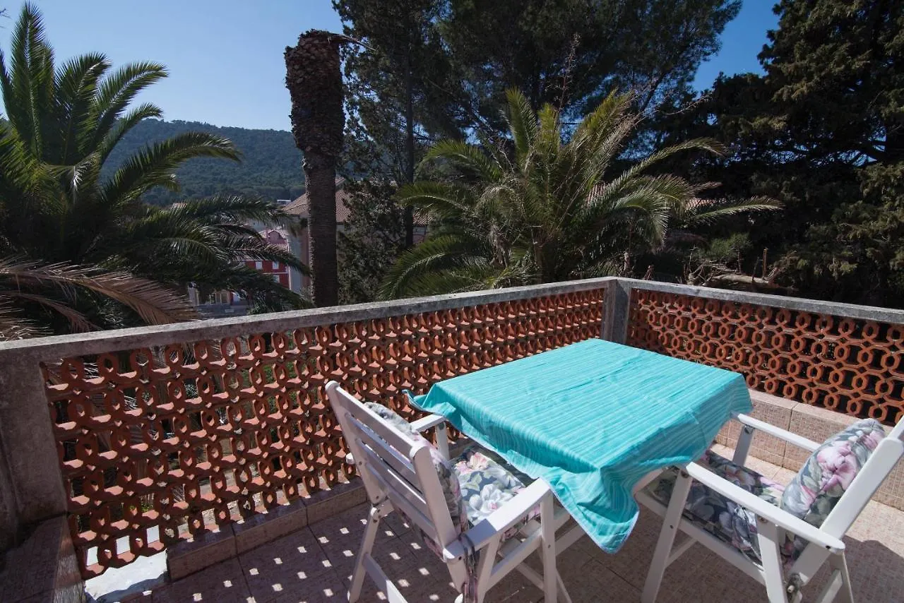 Red House Veli Lošinj Σπίτι διακοπών