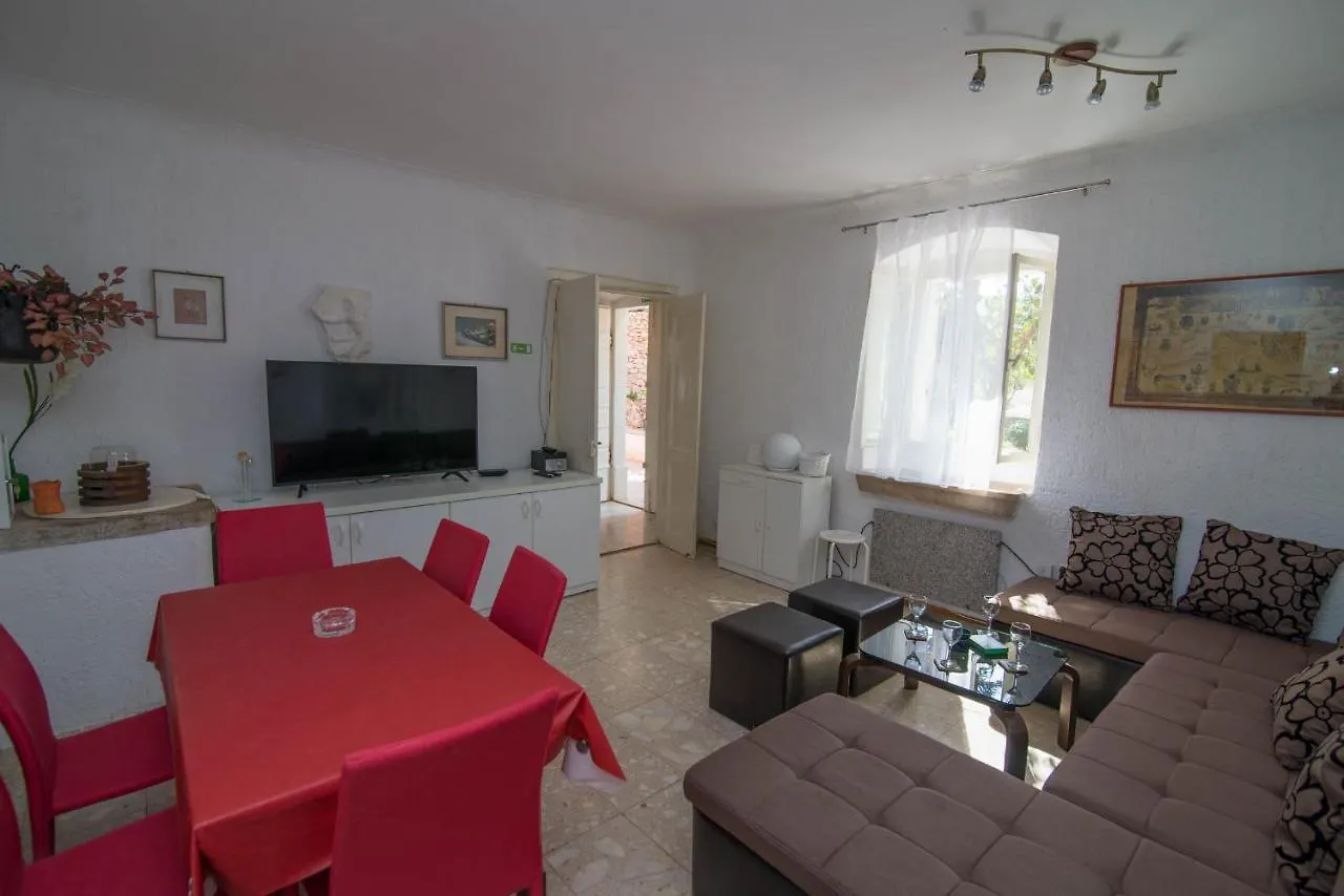 Red House Veli Lošinj Σπίτι διακοπών