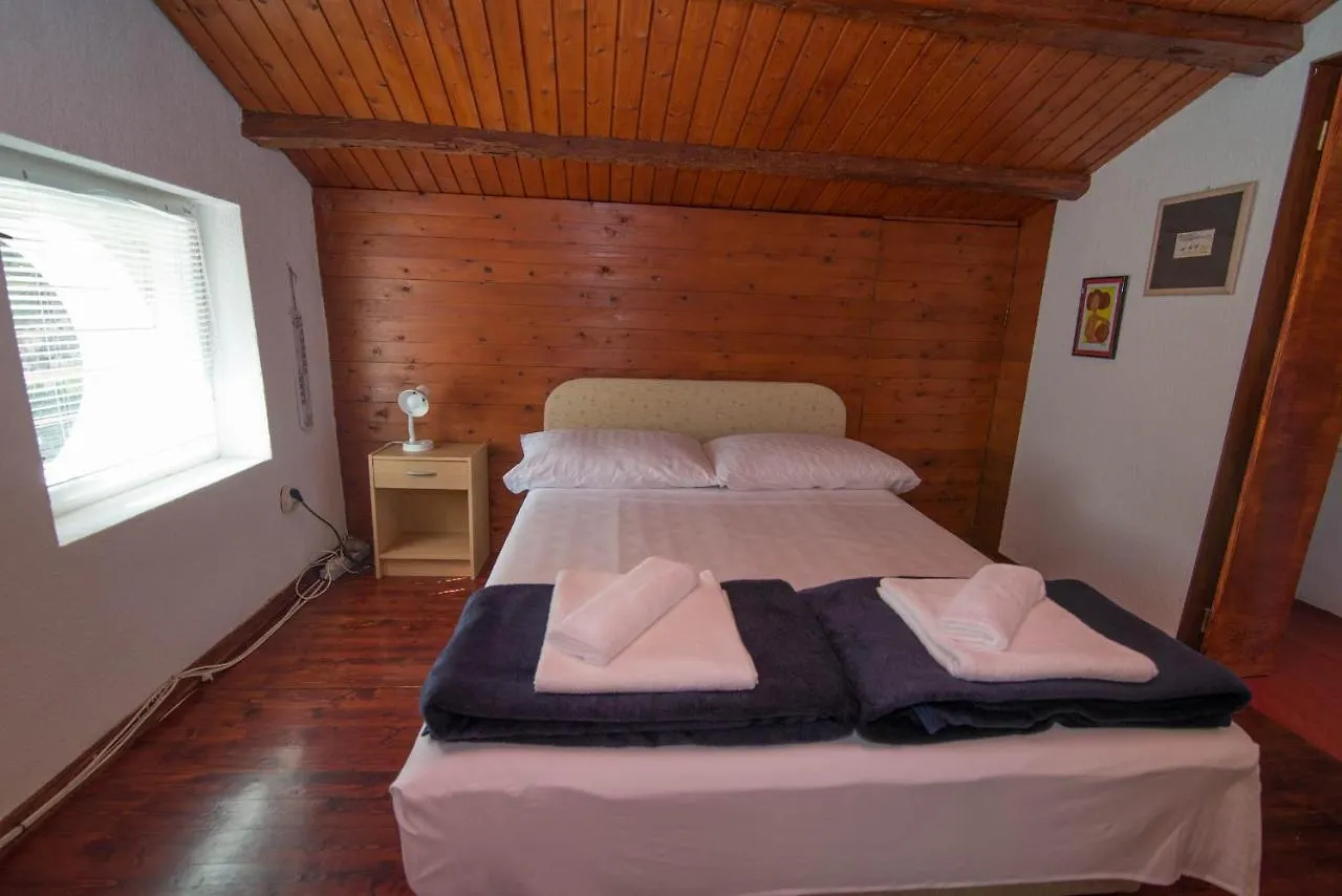 Σπίτι διακοπών Red House Veli Lošinj