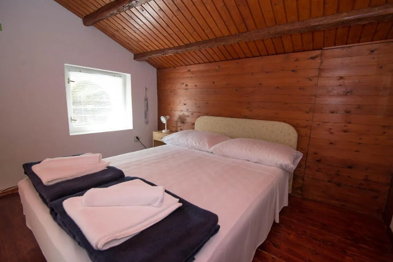 Red House Veli Lošinj Κροατία